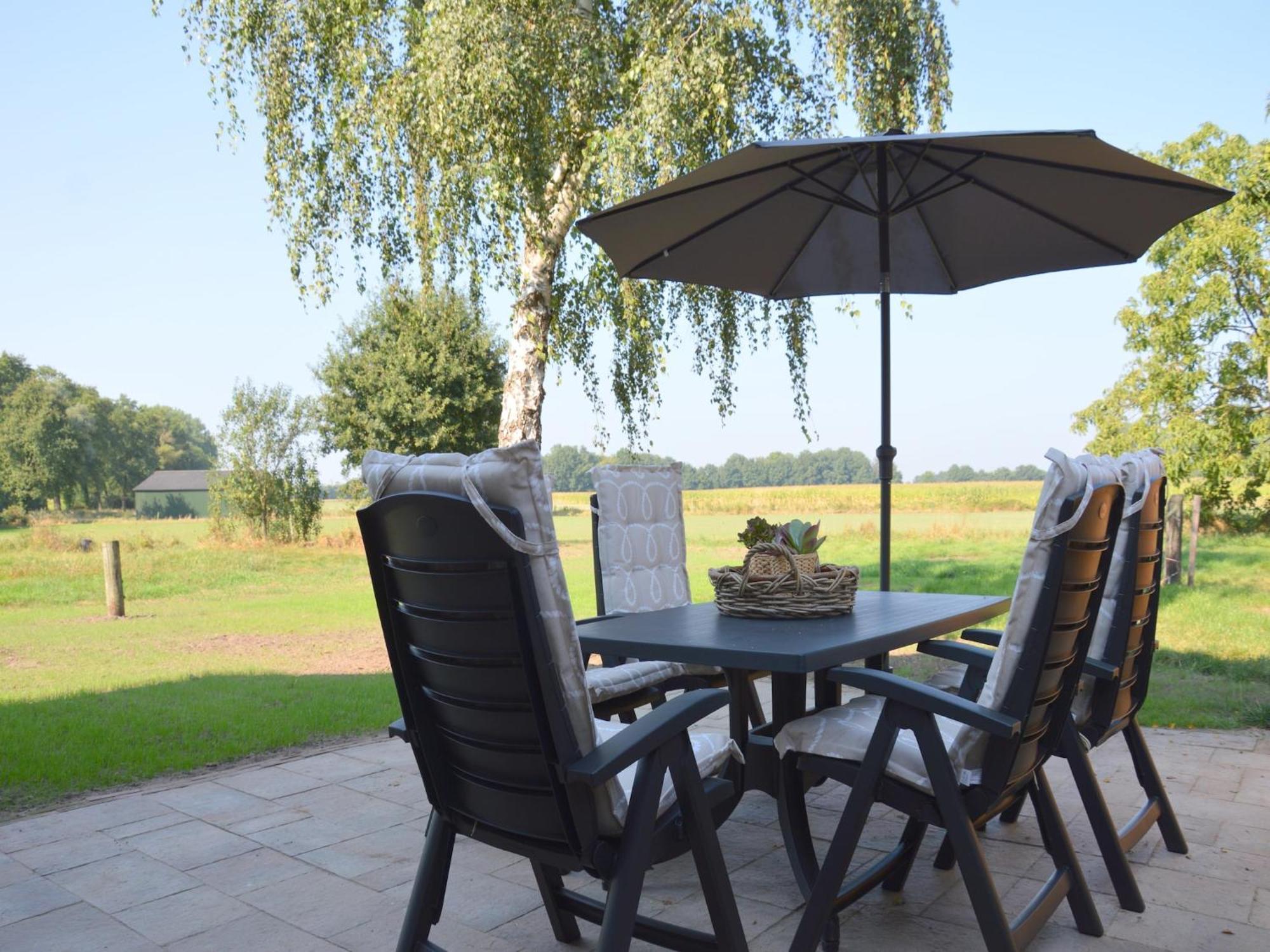 Quaint Farmhouse In Geesteren With Meadow View Esterno foto