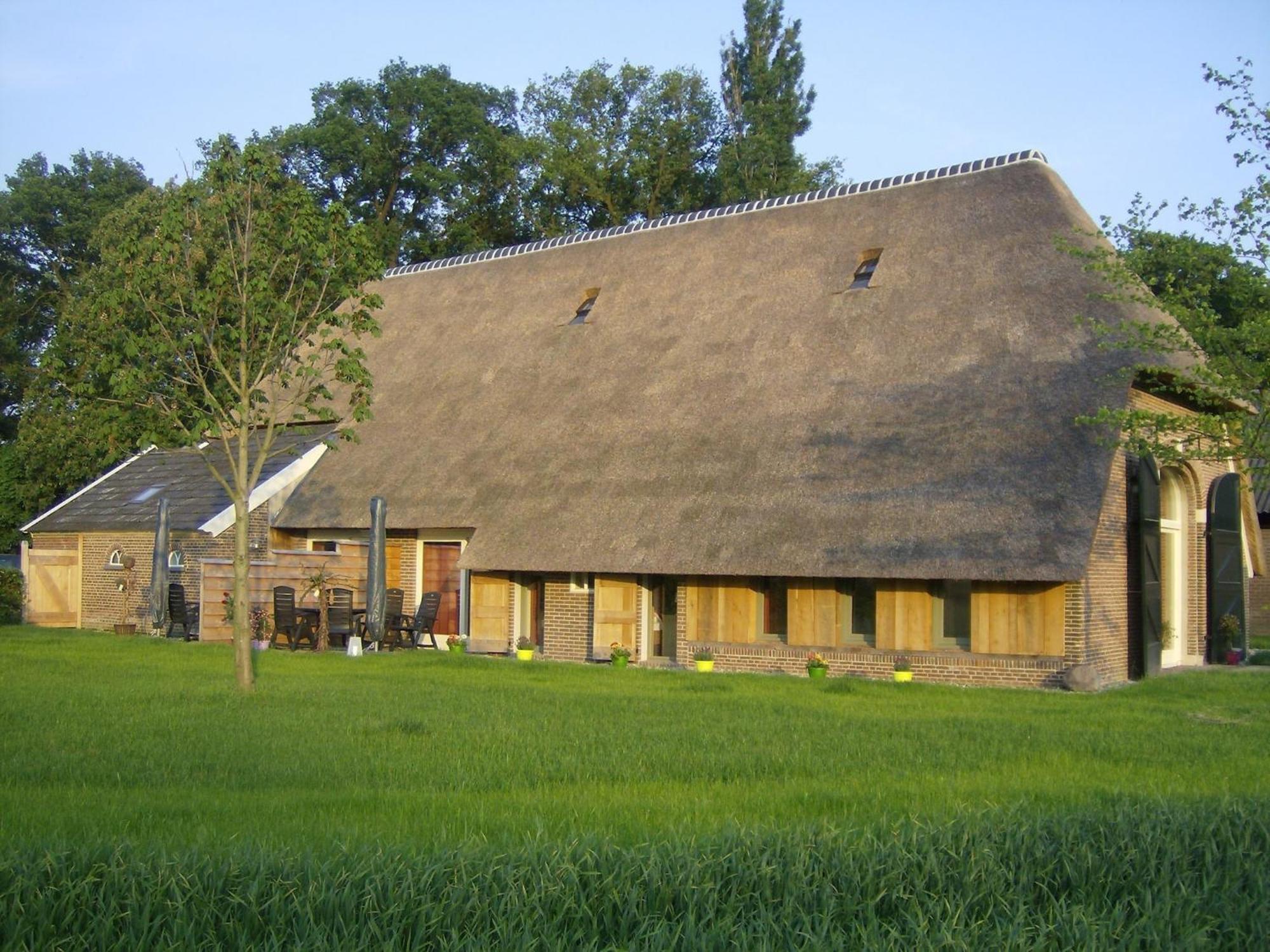 Quaint Farmhouse In Geesteren With Meadow View Esterno foto
