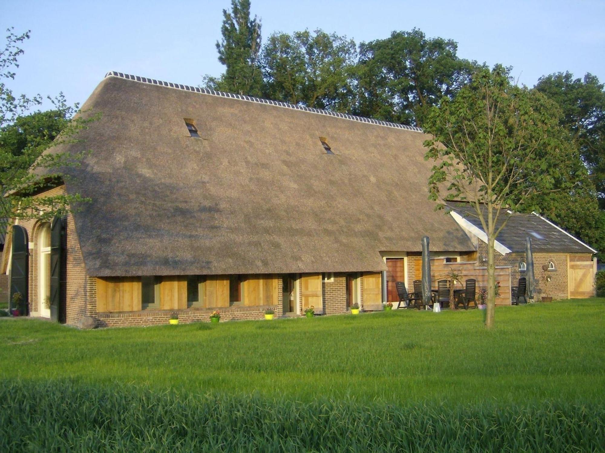 Quaint Farmhouse In Geesteren With Meadow View Esterno foto